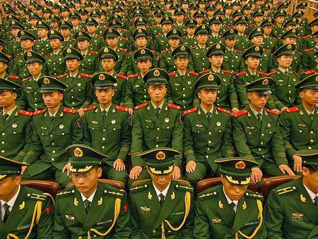 Китайская армия является самой большой в мире по численности солдат
