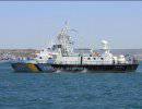 К украинским кораблям приближаются три российских ракетных катера