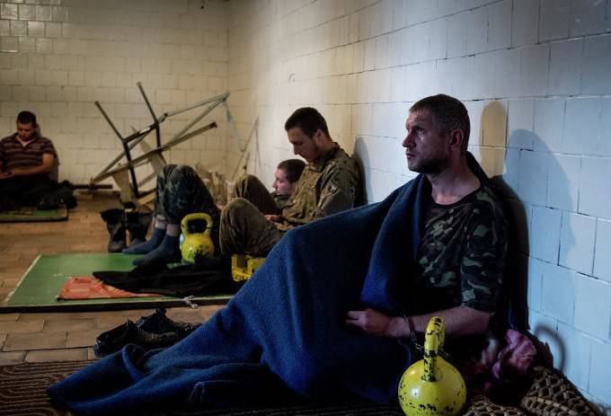 Почти 130 украинских силовиков сдались в плен ополченцам в Старобешево