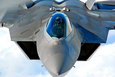 F-22: «хищник» вышел на тропу войны