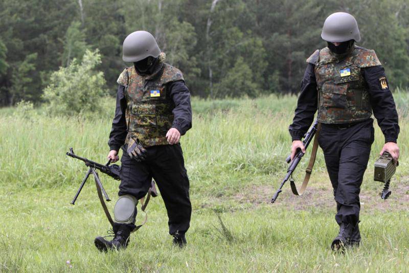 Деморализованные и разбитые: батальон "Донбасс" сдается в плен
