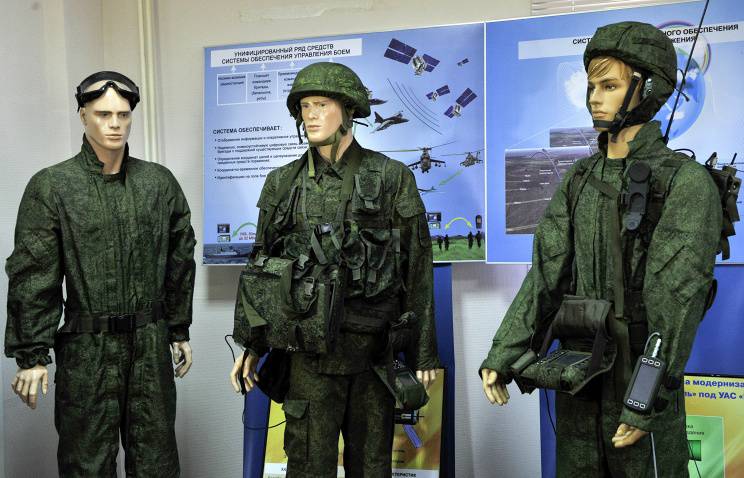 Запущено серийное производство шлемов и костюмов танкиста в рамках программы "Ратник"