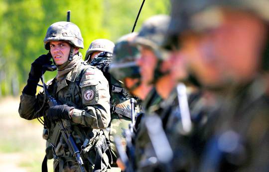 Польша заявила о передислокации нескольких тысяч солдат к границе с Украиной