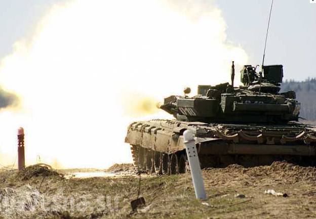 В аэропорту Донецка идет танковый бой