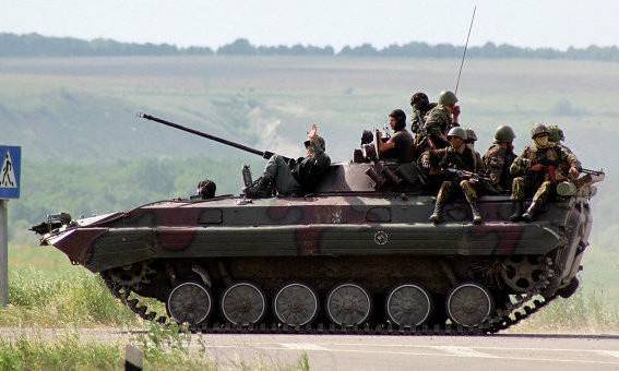 Ополченцы жгут украинскую бронетехнику и «кошмарят» силовиков на их позициях