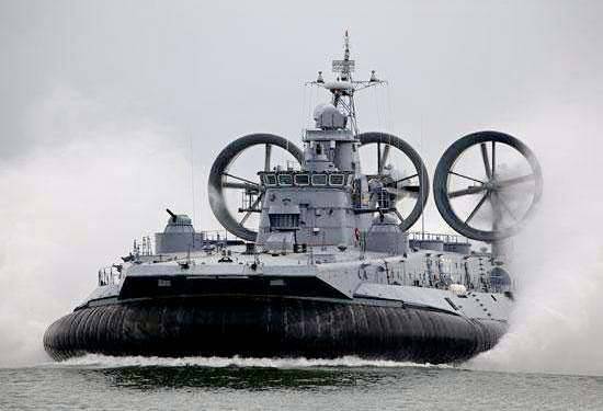Летающий "Зубр" и другие десантные катера России