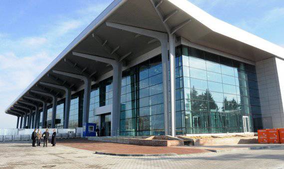 Украина официально заявила, что в закрытых аэропортах идет АТО