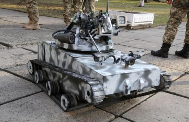 Украинские ученые подарили военным самодельный танк