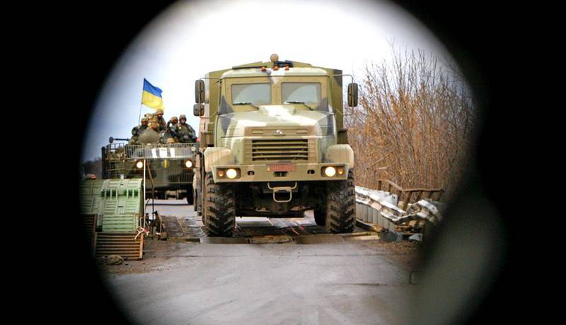 Грузовик с украинскими военными подорвался в ЛНР