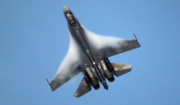 Летчики ВВО проверили новейшие истребители Су-35 на сверхманевренность