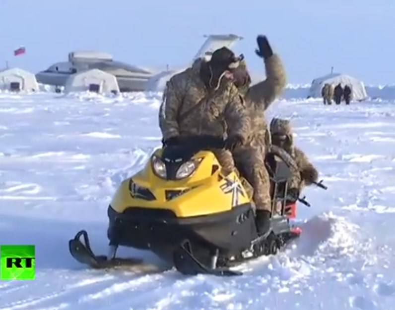 Российские десантники и военнослужащие КСОР ОДКБ провели совместные учения в Арктике