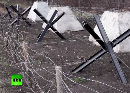 Украина продолжает возводить укрепления на границе с РФ