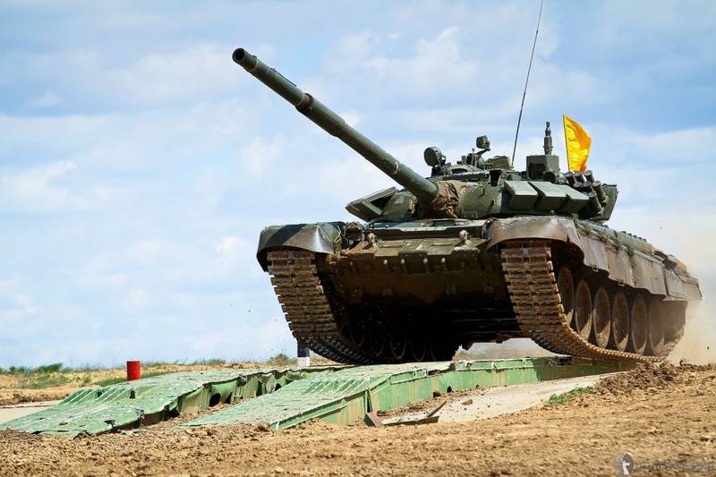 Гонки по-русски — на танках и БМП