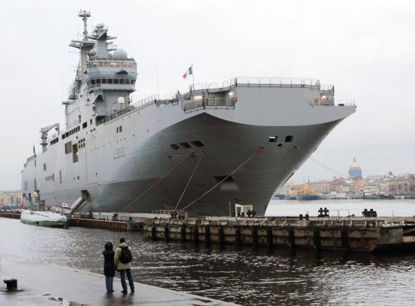 Франция может затопить «Мистрали», предназначенные для России