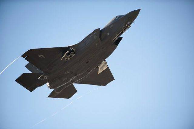 Истребитель F-35 получит возможность использования ядерного оружия