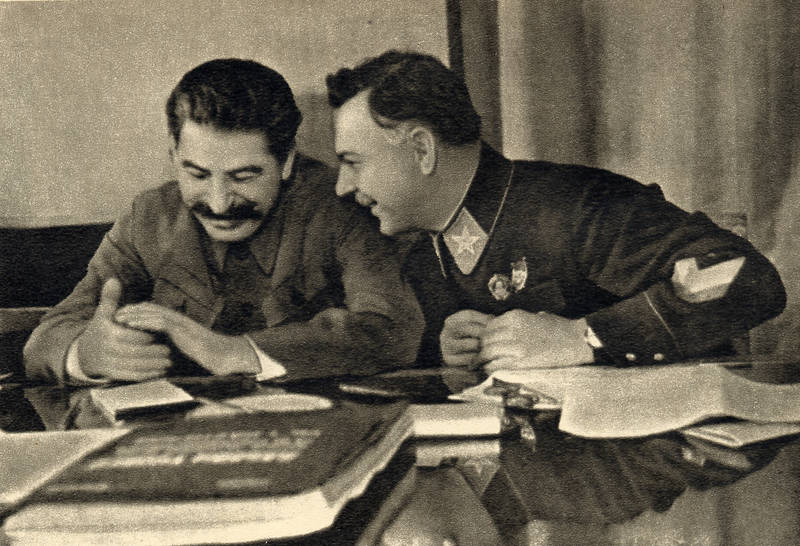 Что происходило когда Сталин говорил - Надо!