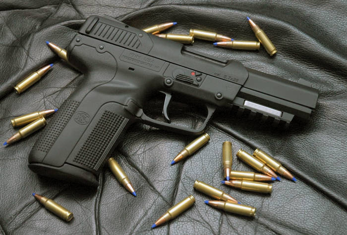 Пистолет FN Five-seveN