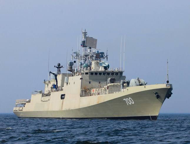 Новейший российский фрегат с уникальным вооружением на борту вышел в море