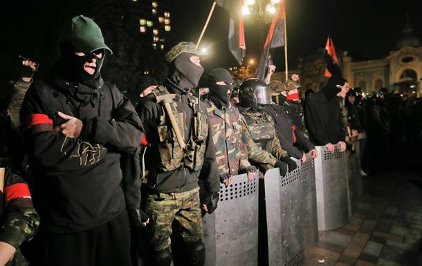 Diario de Noticias: Путин добился конфликта ультраправых боевиков и украинского правительства