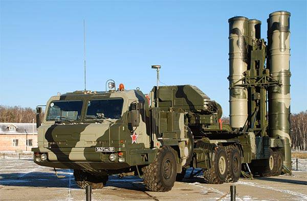 Концерн ПВО «Алмаз-Антей» передал Минобороны РФ ЗРС С-400 «Триумф»