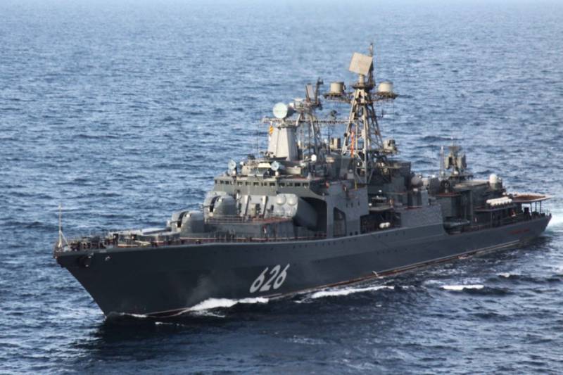 На БПК «Вице-адмирал Кулаков» в Аденском заливе морпехи учились освобождать захваченный корабль