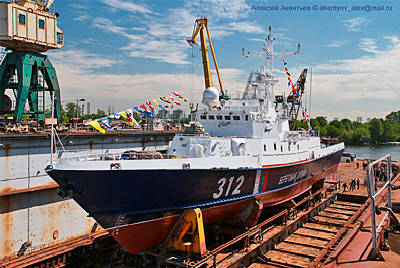 Новый сторожевой корабль прибыл в Крым
