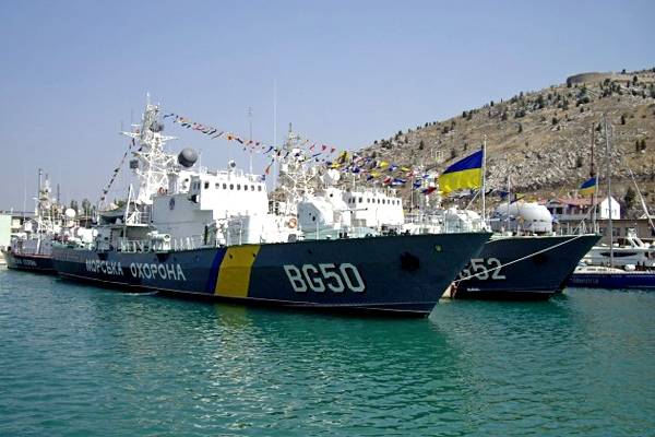 Украина направила к буровой "Черноморнефтегаза" два военных корабля