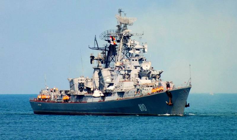 Российский корабль открыл предупредительный огонь по турецкому судну
