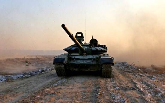 Сирийская армия бросила в бой танки Т-90 на юге Алеппо