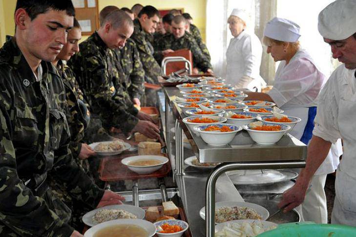 Украинскую армию кормят червями