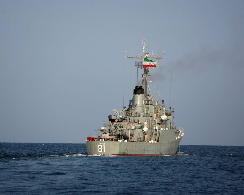 Иранские моряки отогнали американский корабль от зоны учений