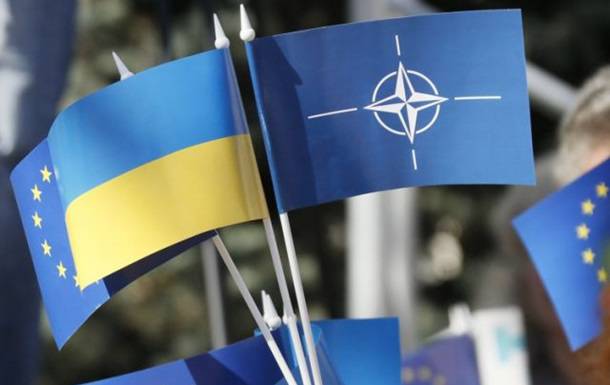 Невозможное невозможно: Яценюк за год захотел вступить в НАТО