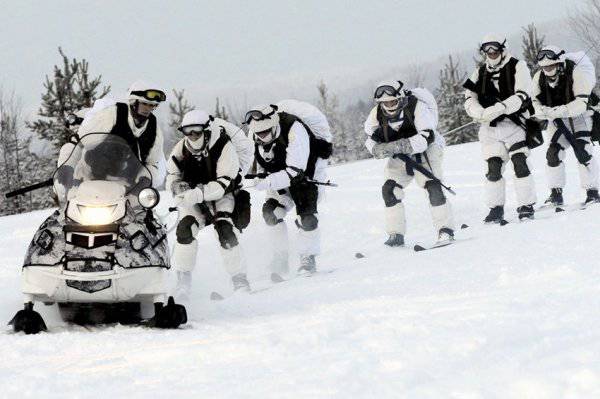 Военных в Арктике обеспечили морозоустойчивой формой