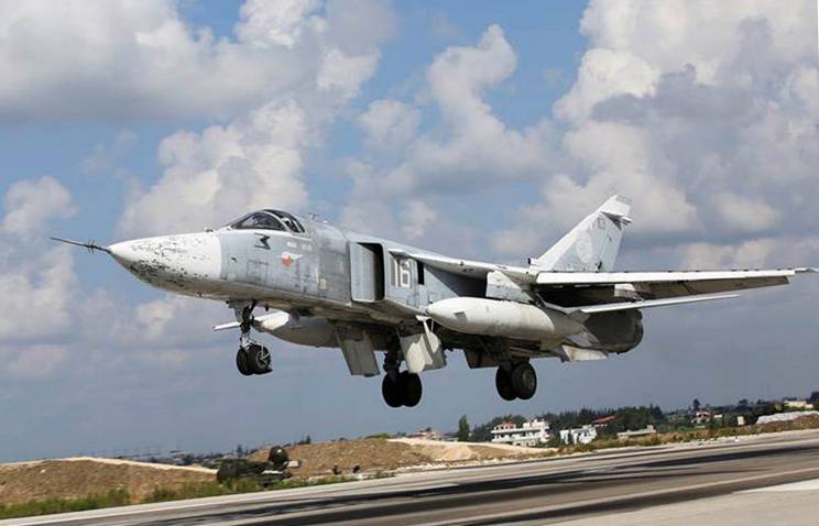 Российские Су-24 и Су-34 совершают боевые вылеты с авиабазы Хмеймим в Сирии