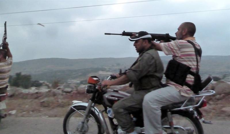 Сирийские военные на мотоциклах
