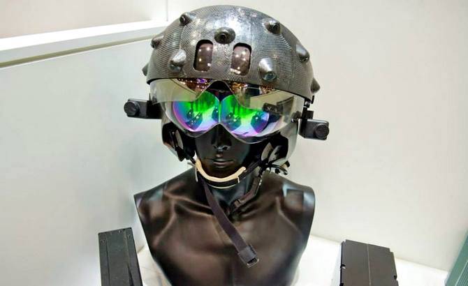 Новый шлем для пилотов ВКС России проходит летные испытания