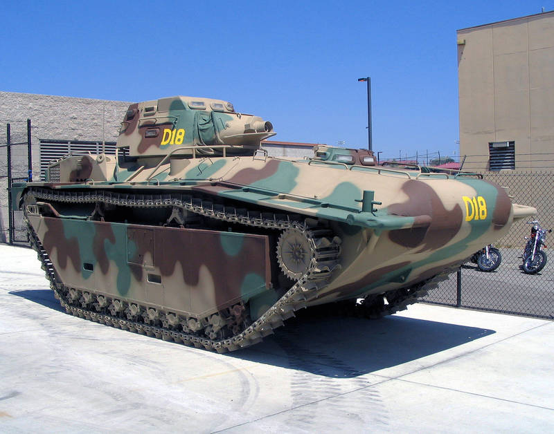 Гусеничная десантная машина Армии США LVT
