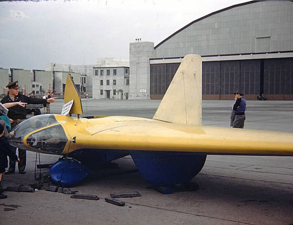 Реактивный самолет «летающее крыло» MX-324