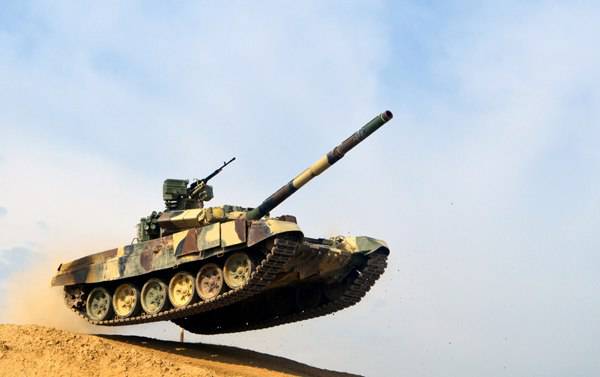 Летающие Т-90СА  и Т-72 "Аслан" – ударная сила Азербайджана