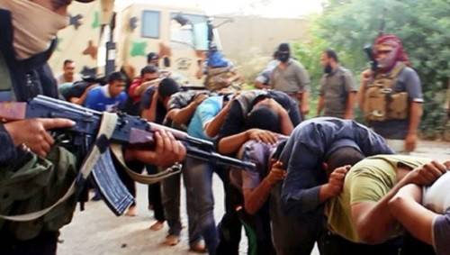 100 мирных жителей захвачены боевиками ИГ