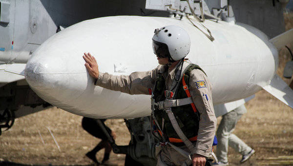 Авиация ВКС РФ доставила на авиабазу Хмеймим в Сирии 12 тонн гумпомощи