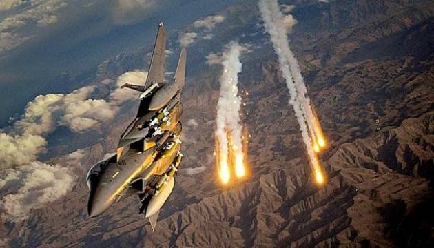 Американские ВВС разносят боевиков в Ракке удар за ударом