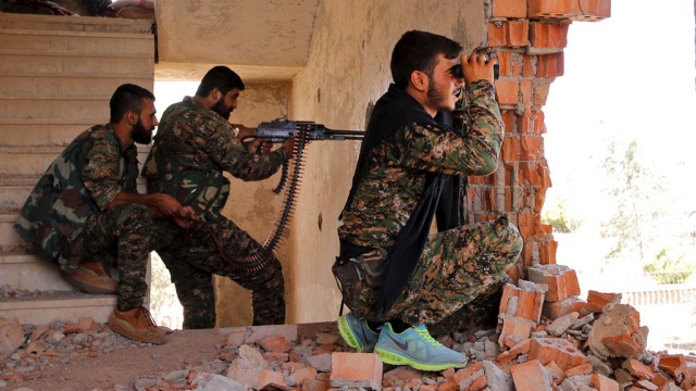 Курды продолжают теснить ИГ из Ракки