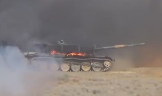Сирийский экранированный Т-72 горит, но не сдается и побеждает