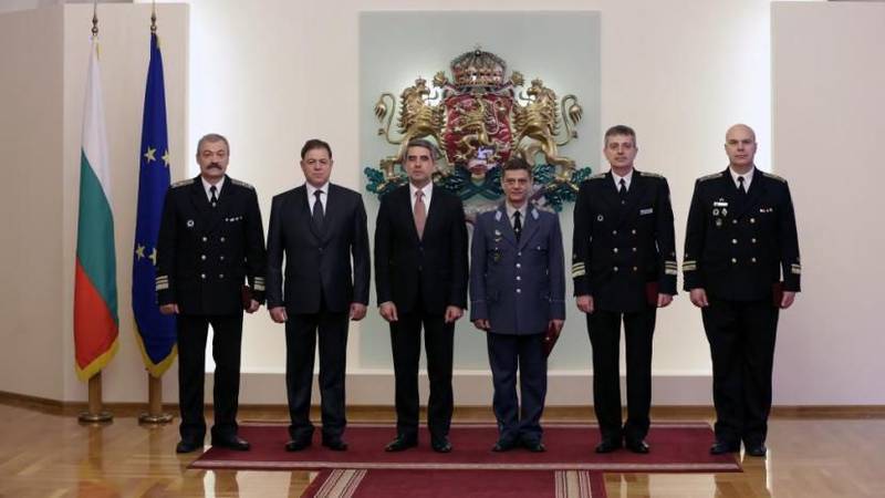Росен Пневнелиев призвал создать современную и боеспособную армию Болгарии