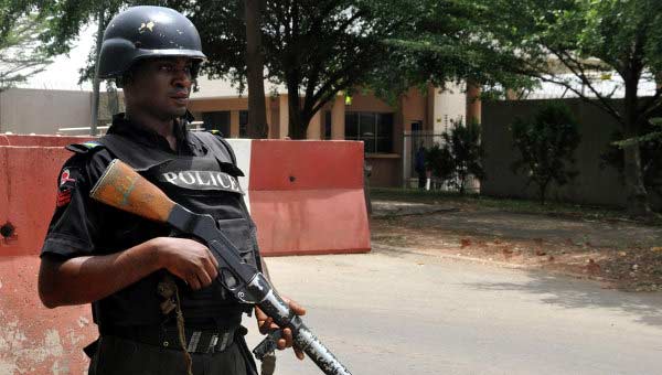 В Нигерии боевики напали на судно нефтяной компании, погибли шесть человек