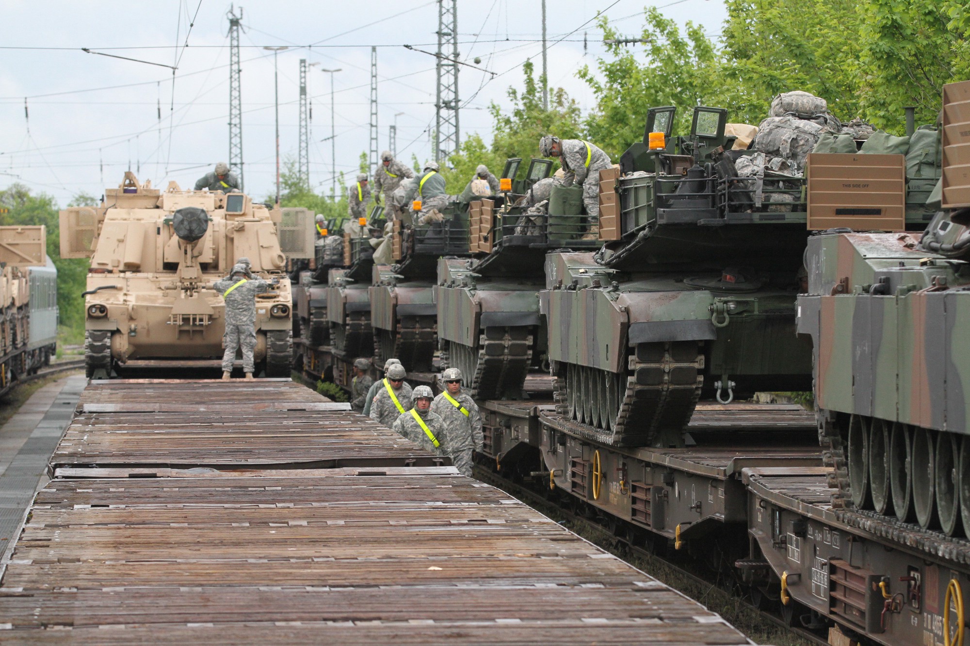 Враг у ворот: НАТО строит военную железную дорогу до Санкт-Петербурга