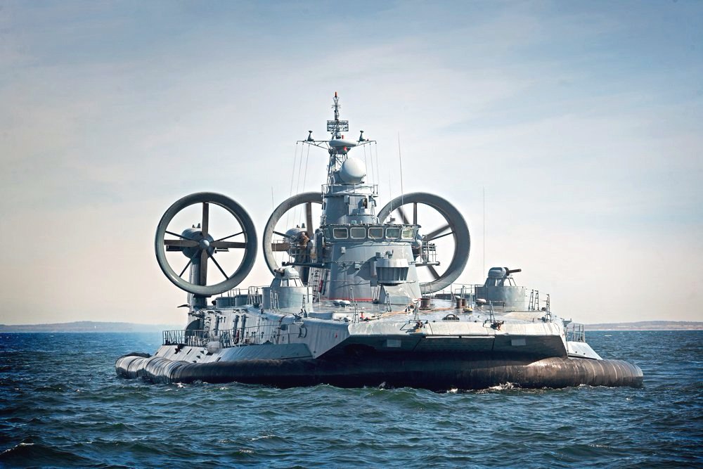 Скользящие по глади: лучшие десантные катера России