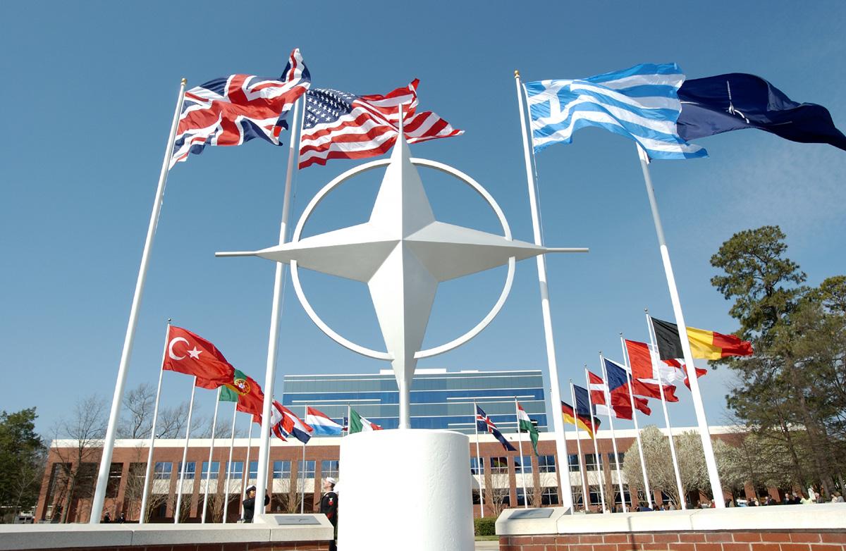 National Interest назвал симптомы неизлечимой болезни НАТО