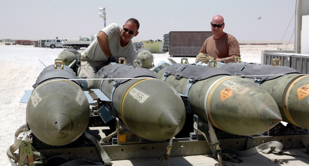 Взрывной удар: США снабдят ОАЭ новыми управляемыми бомбами